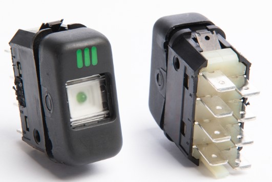 Interruptor De Tecla Buses Marcopolo 2 Posiciones-Indicador De Posicion-Sin Retorno-Con Tres Indicadores De Nivel De Otra Posicion 8P 24V